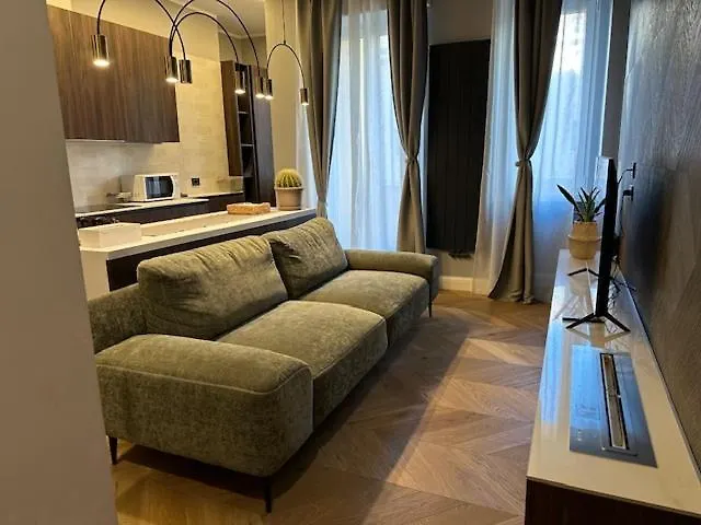 Apartment V28 *
